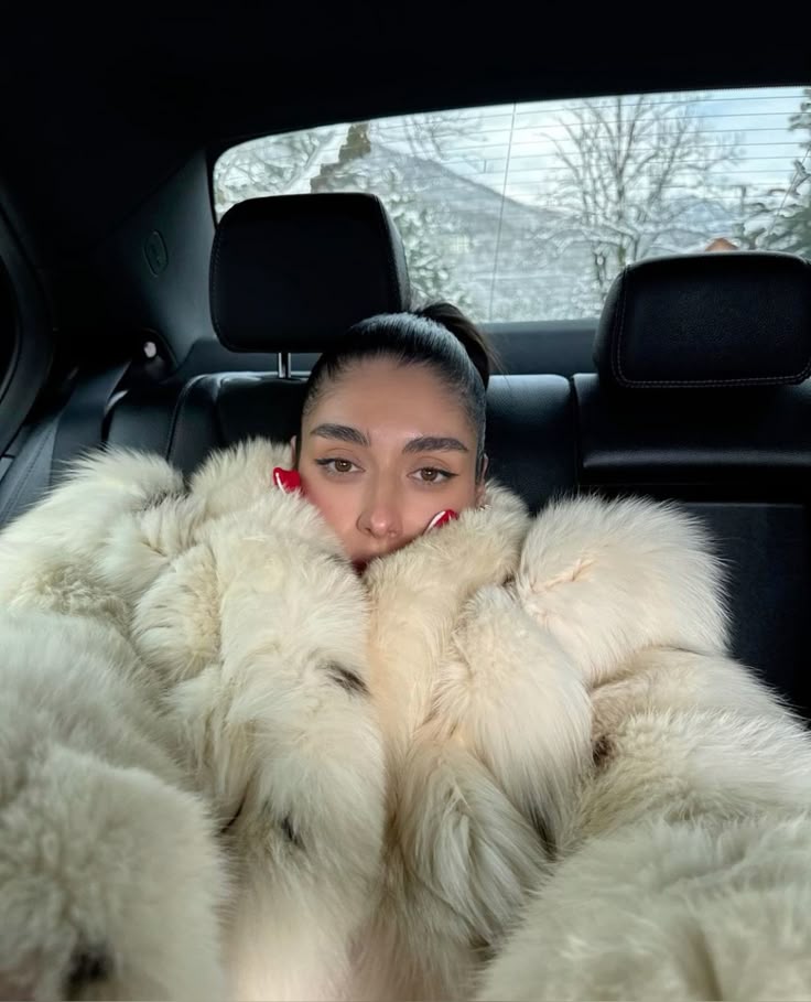 the Alia | custom | white fox fur