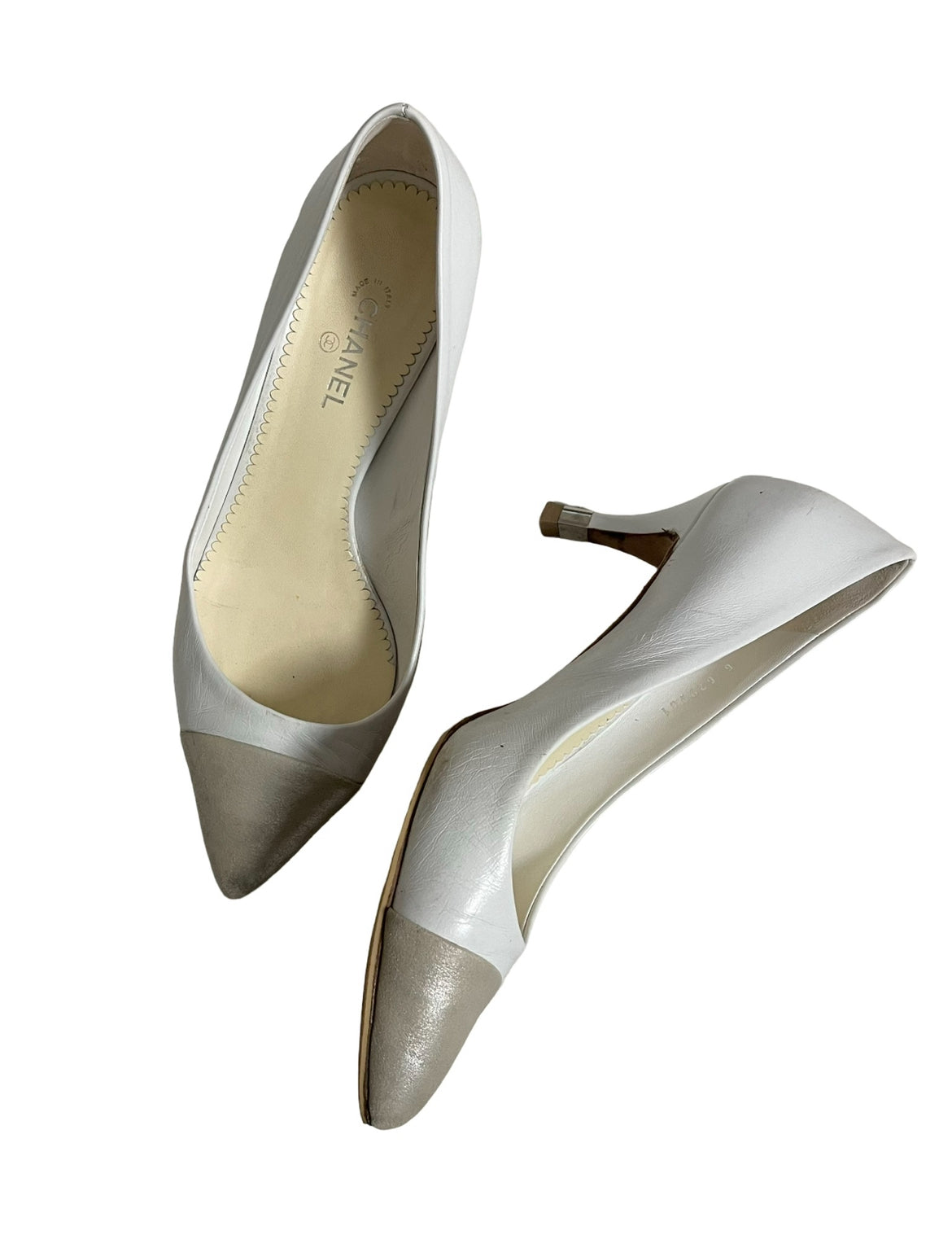 Chanel | two-tone kitten heel | US 7