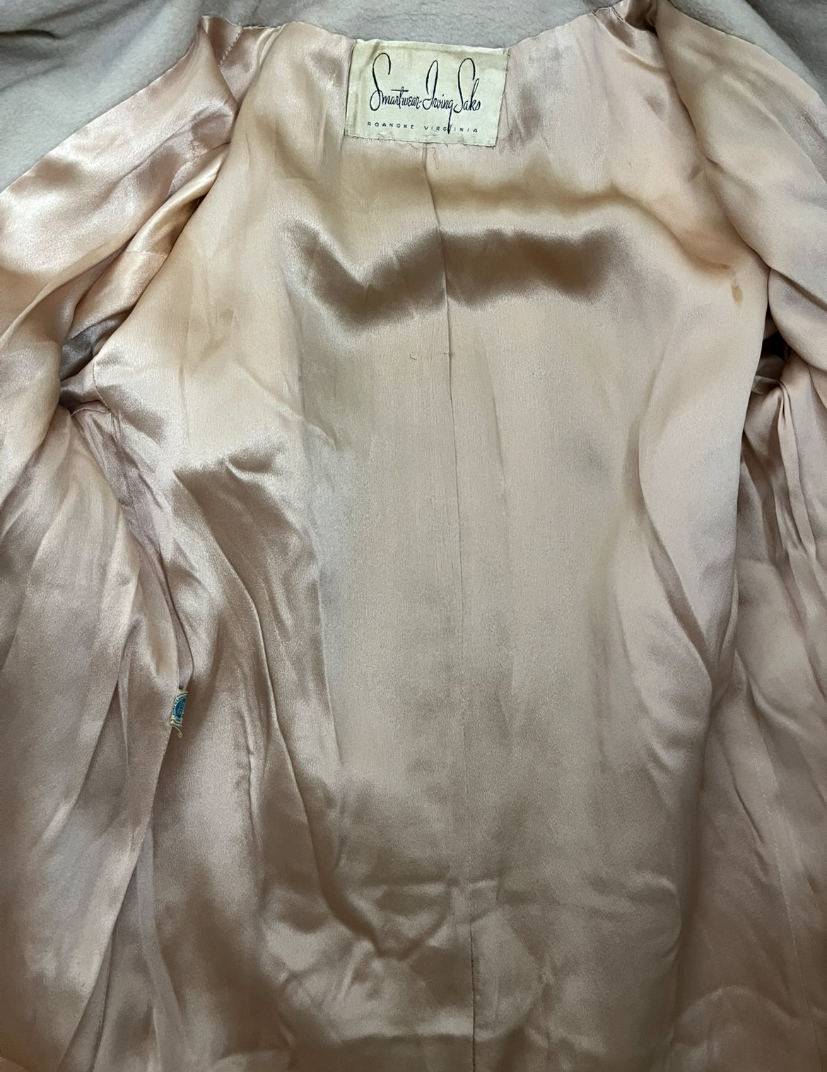 60s cream swing coat| size L-XL| fair condition