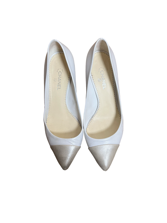 Chanel | two-tone kitten heel | US 7